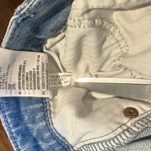 Abercrombie & Fitch Harper Ankle Distressed Raw Hem Jeans - Women’s Size 28 (6R) - Picture 7 of 10
